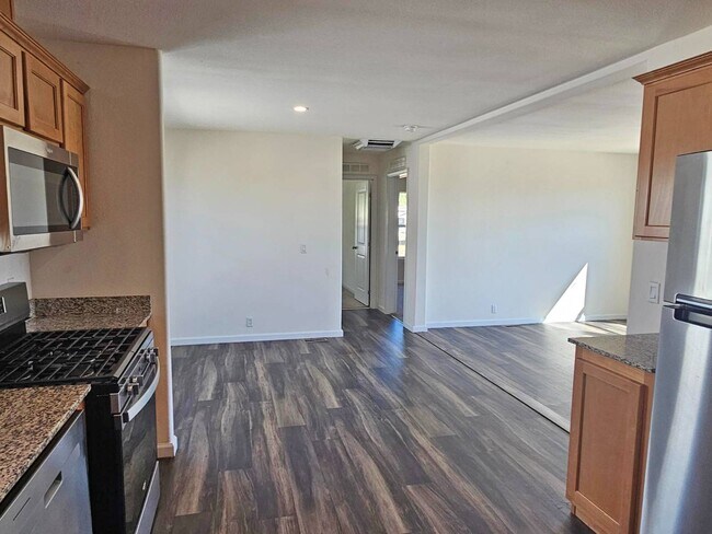Foto del edificio - 590 E Kinney St