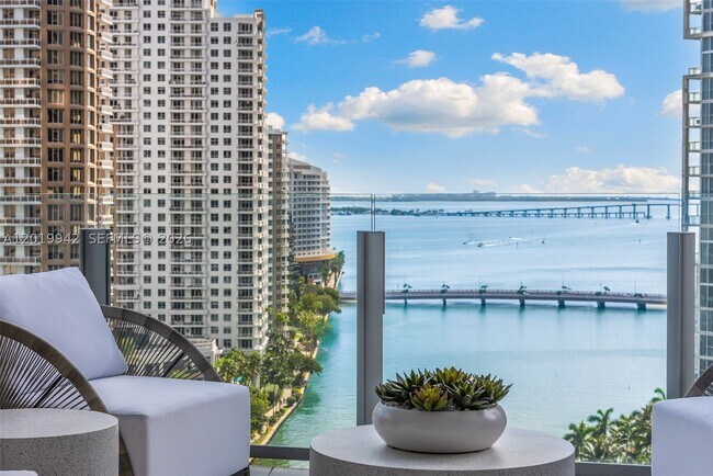 Foto del edificio - 300 Biscayne Blvd