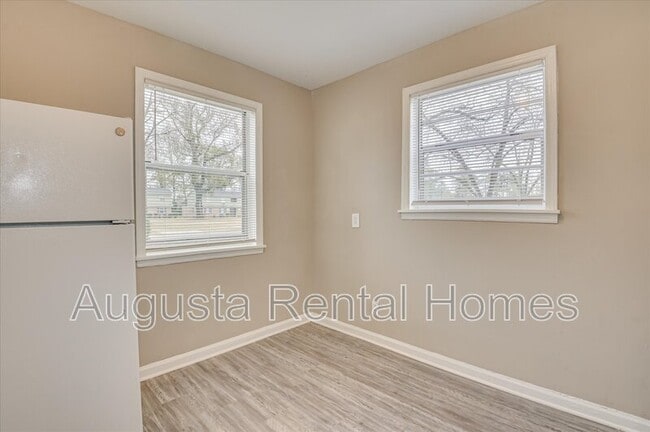 Building Photo - 316 Verdery Dr