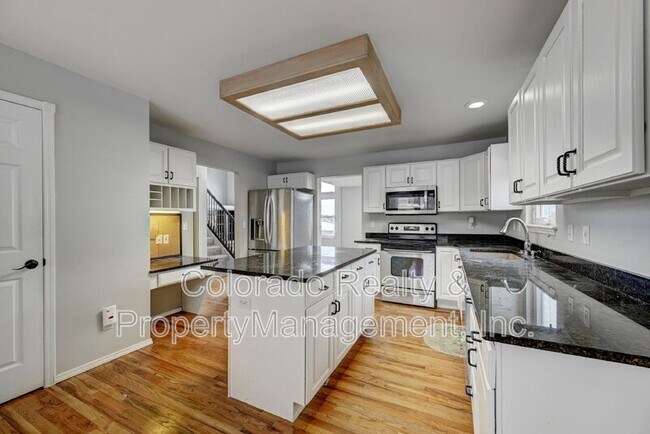 Building Photo - 845 Circle Rd