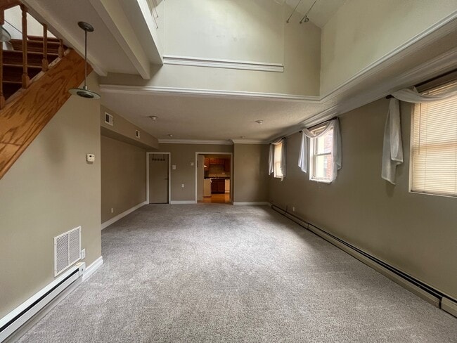 Building Photo - 2227 Jane St