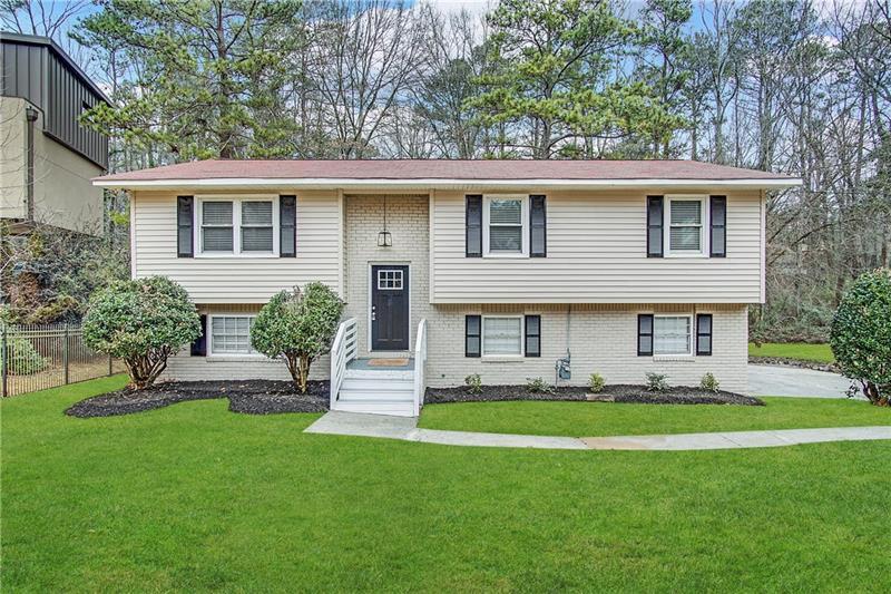 Primary Photo - 633 Larchmont Dr NW