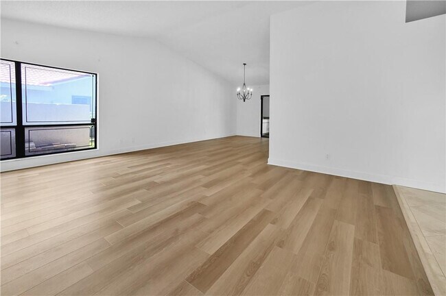 Foto del edificio - 10765 NW 9th Ct