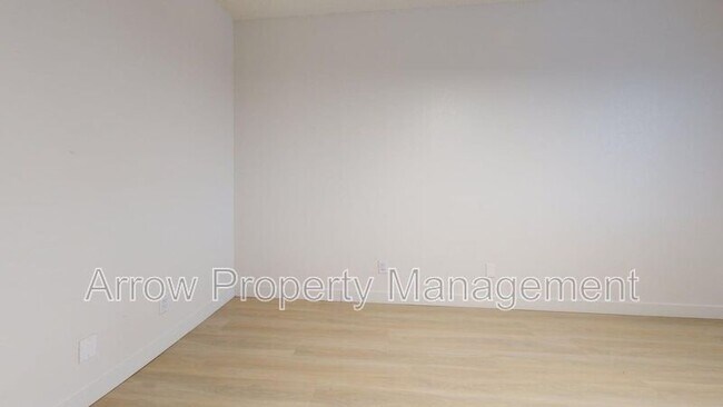 Foto del edificio - 2141 Xavier St