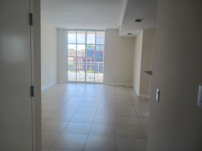 Building Photo - 410 Evernia St