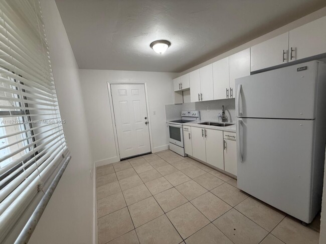 Building Photo - 1745 NW 47th Terrace