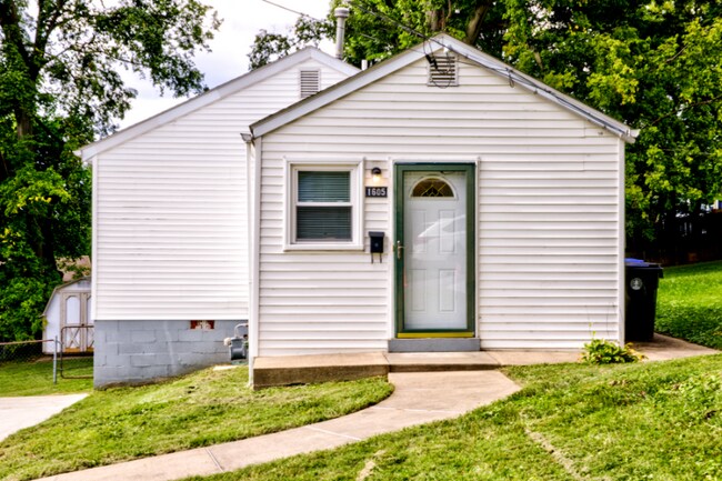 Building Photo - 1605 Orchard Ave