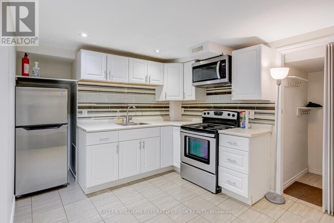 Photo du bâtiment - 718 Edgewood Rd