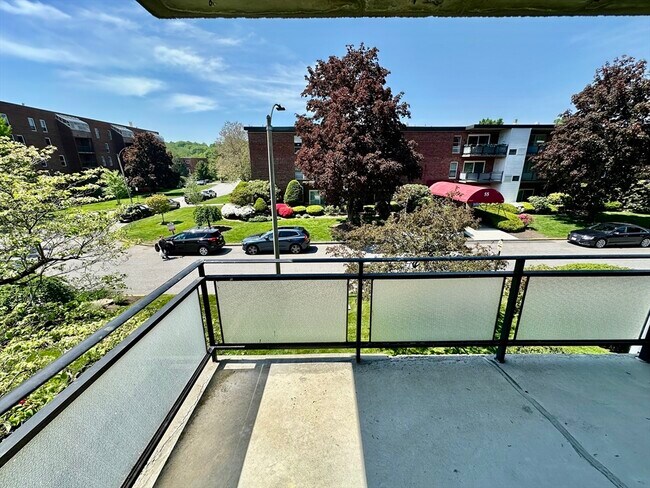 Foto del edificio - 41 Broadlawn Park