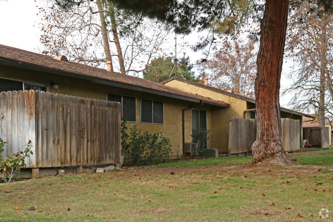 Building Photo - Kerman Garden Apartments