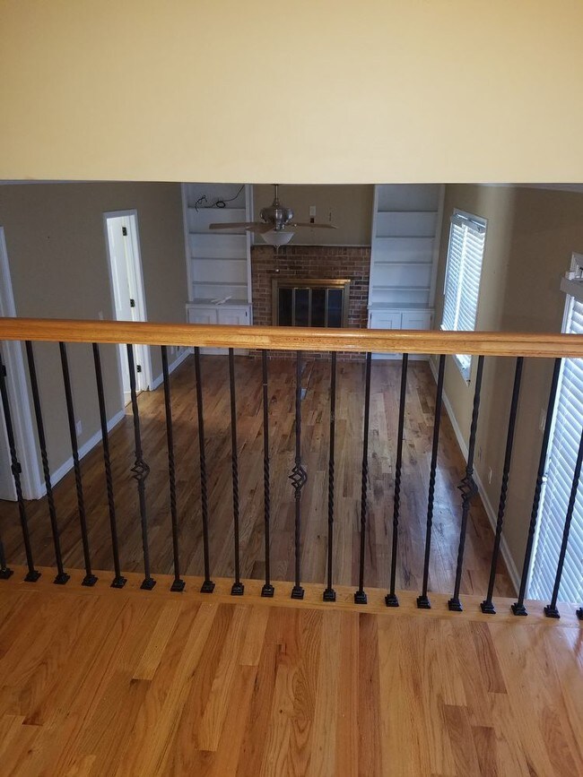 Building Photo - Beautiful 4 bedroom 3.5 bathroom for rent