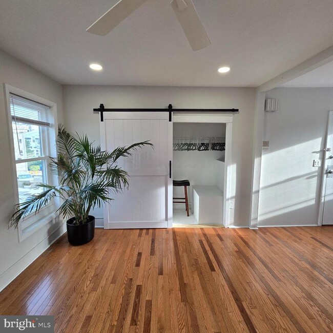 Building Photo - 4400 Main St