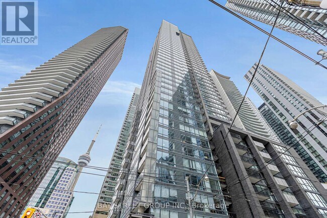 Photo du bâtiment - 295 Adelaide St W