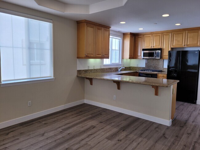 Building Photo - 632 Meyer Ln