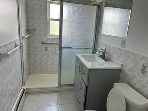 Building Photo - 422 Loring Rd