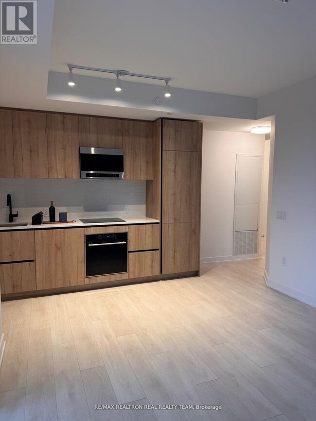 Photo du bâtiment - 127 Broadway Ave