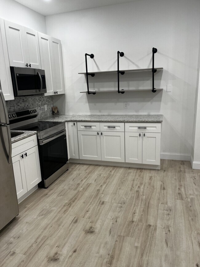kitchen/ living area - 3134 Richmond St