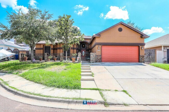 Foto del edificio - 1237 Whisper Hill Dr