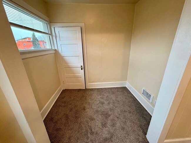 Foto del edificio - 556 Ward St