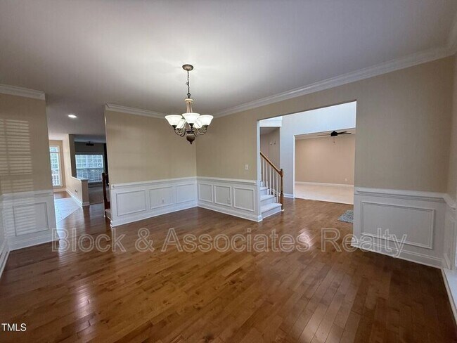 Foto del edificio - 2016 Weaver Forest Way