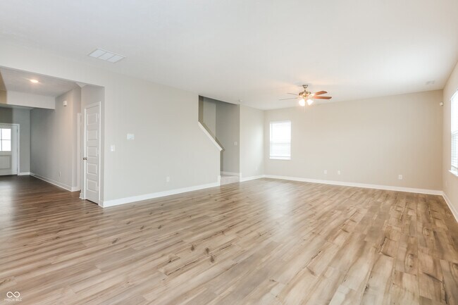 Foto del edificio - 9215 Larson Dr