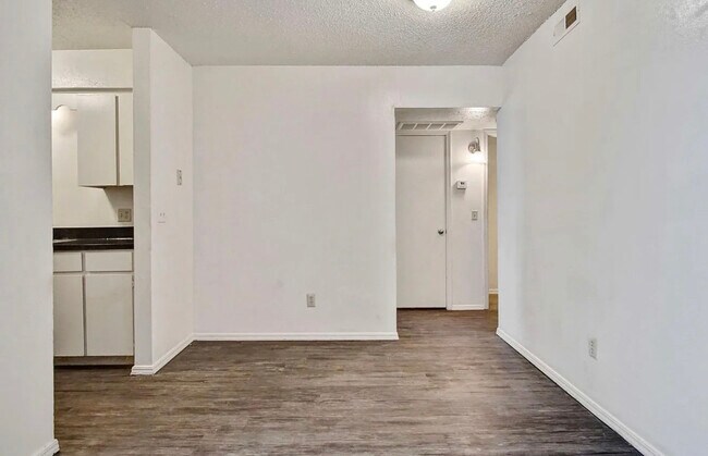 Foto del edificio - 2813 NW 59th St