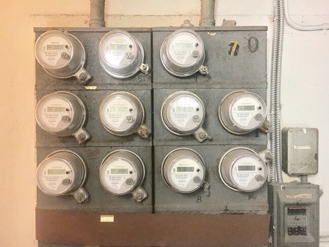 Foto del edificio - 1131 N Fuller Ave
