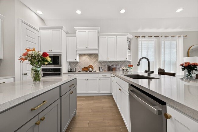 Building Photo - 427 Mulberry Creek St