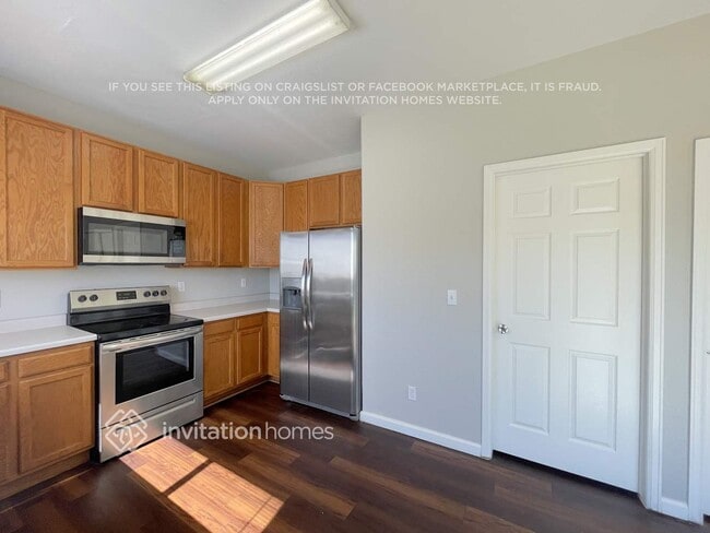 Building Photo - 882 Rancher Dr