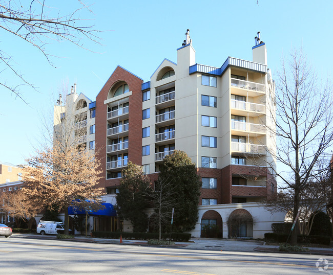 Primary Photo - Woodley Plaza