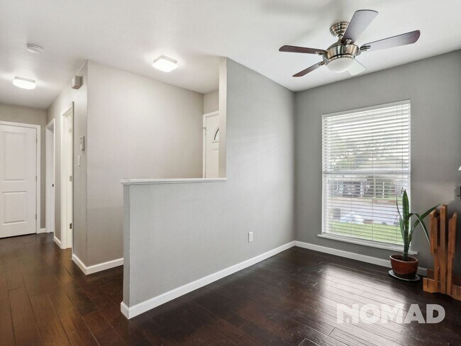 Building Photo - Updated home conveniently located in highl...