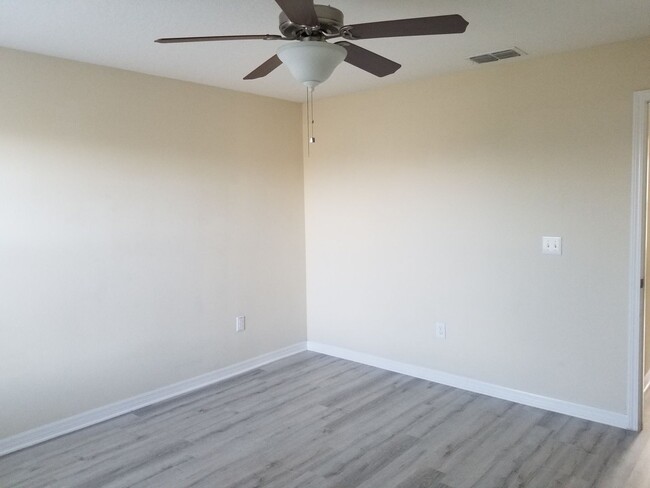 Building Photo - Beautiful  home located in the  gated comm...