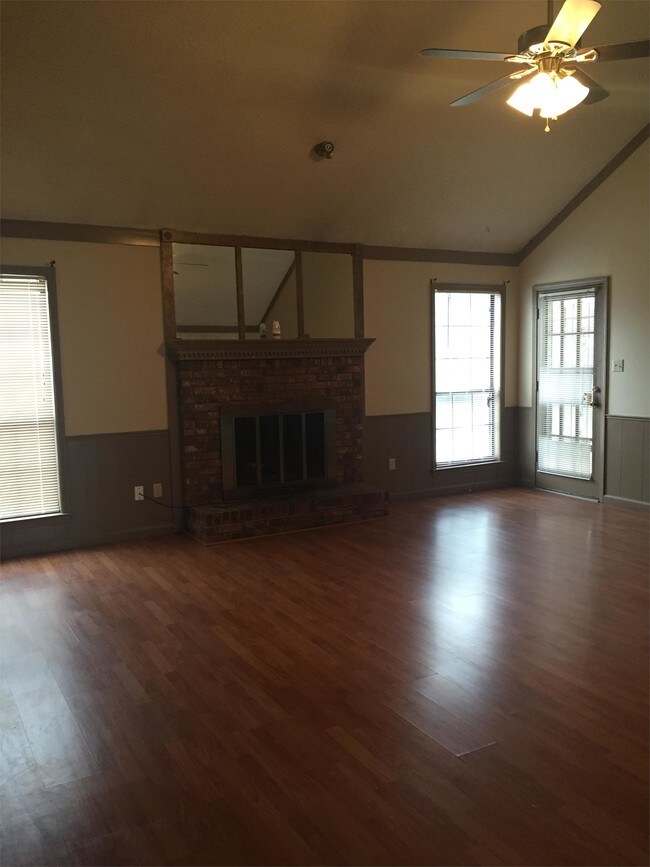 Foto del edificio - 6928 Sauvignon Cv