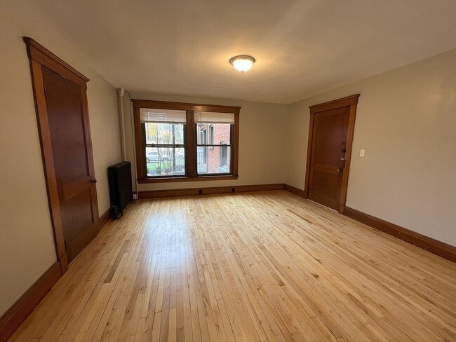 Foto del edificio - 250 N Main St