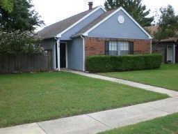 Primary Photo - 919 Sugarberry Dr