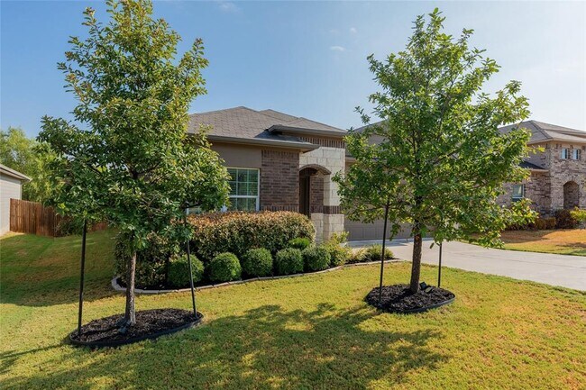 Building Photo - 652 Donegal Ln