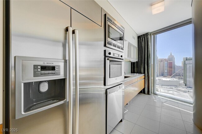 Building Photo - 3726 S Las Vegas Blvd