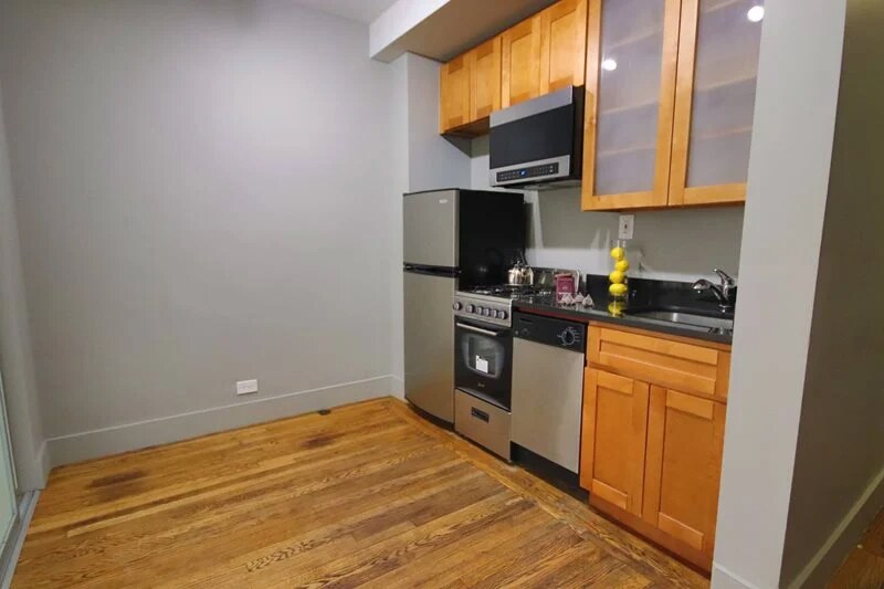 13 Waverly Pl, New York, NY 10003 Condo for Rent in New York, NY