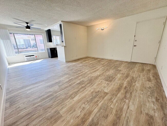 Foto del edificio - 10779 Woodbine St