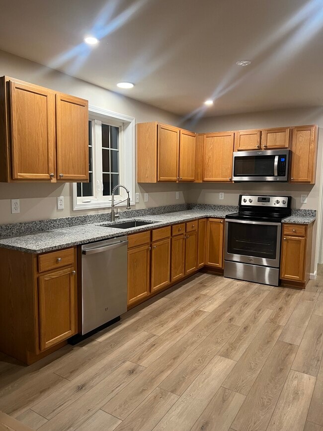 Building Photo - 43 Tonella Rd