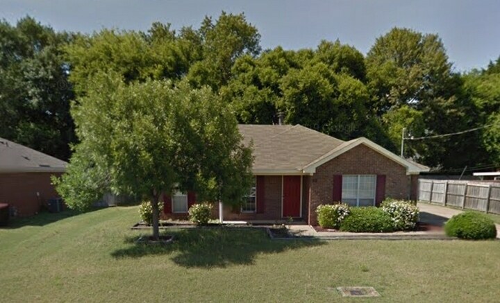Foto del edificio - 83 Mossey Ln