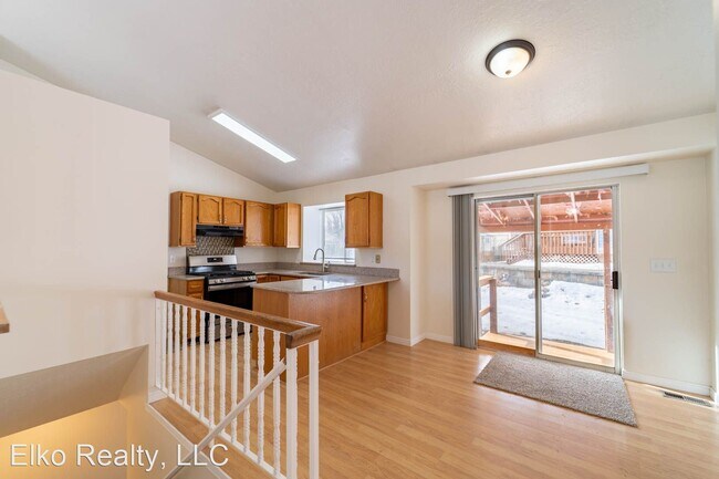 Building Photo - 4 br, 3 bath House - 703 Mittry Avenue