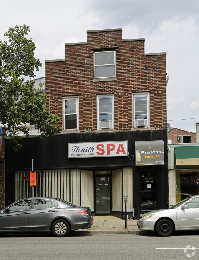 Foto del edificio - 599 Bloomfield Ave