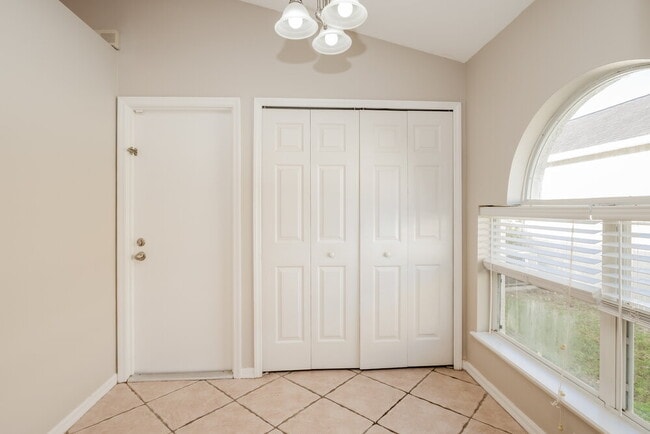 Foto del edificio - 4307 Pembridge Ave