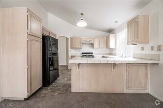 Building Photo - 9725 Horizon Hills Dr