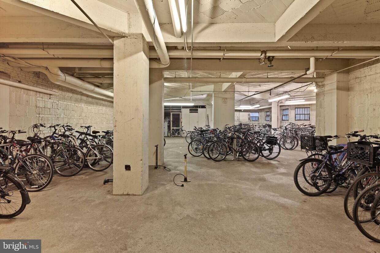 Primary Photo - 2500 Q St NW