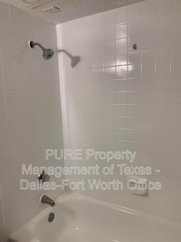 Foto del edificio - 18333 Roehampton Dr
