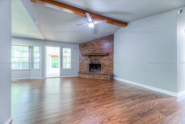 Building Photo - FOR LEASE | Owasso | $1550 Rent | 3 Bed, 2...