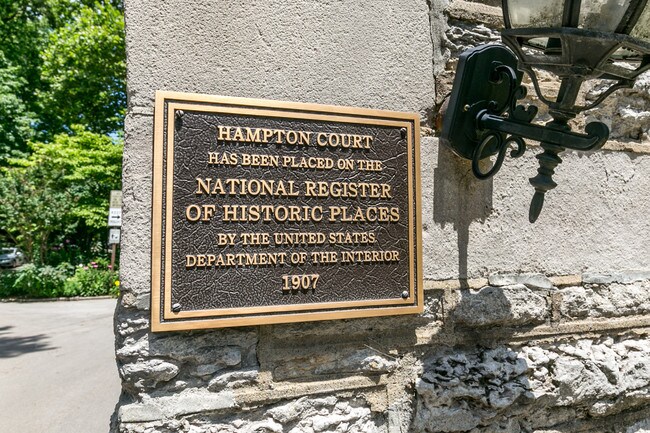 Foto del edificio - 310 Hampton Ct