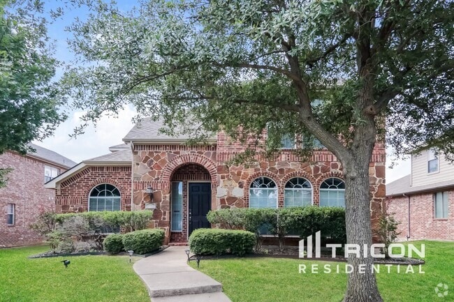 Building Photo - 2785 Greenway Dr